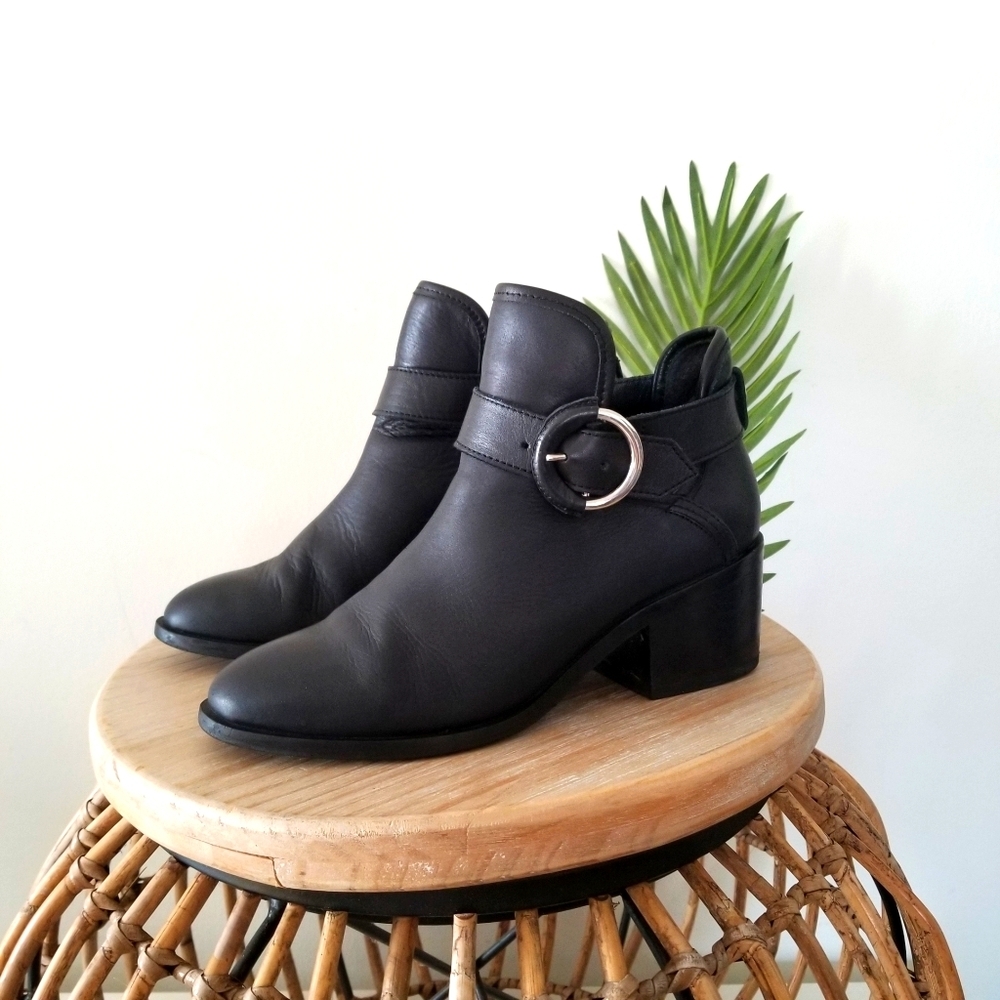 Velez leather ankle boots